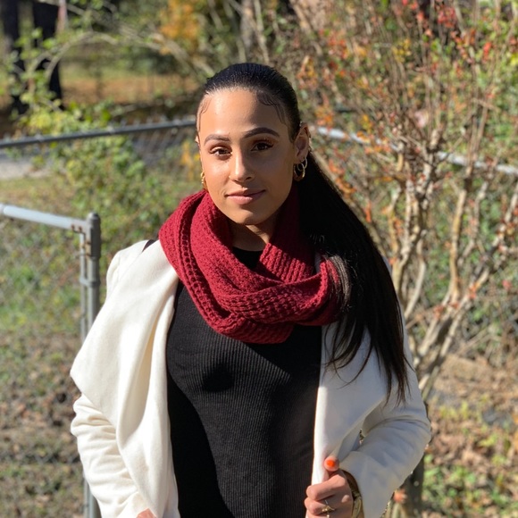 Meet your Posher, Allison - Picture 1 of 1